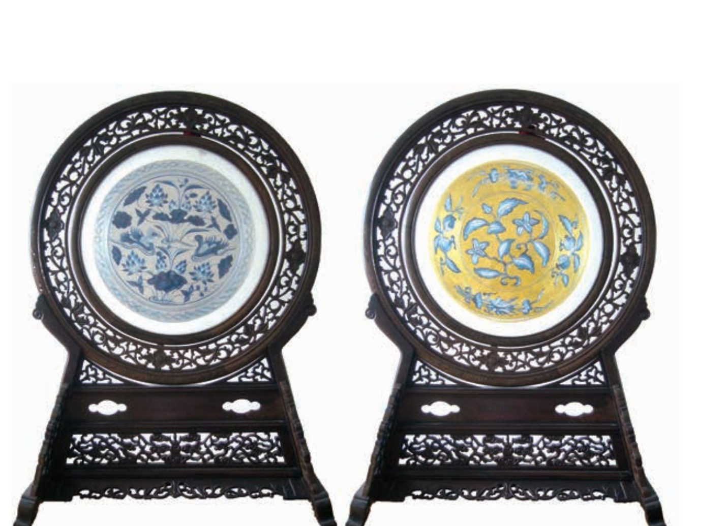 Two faces of a fully different double-sided Chinese embroidery displayed in round table screens