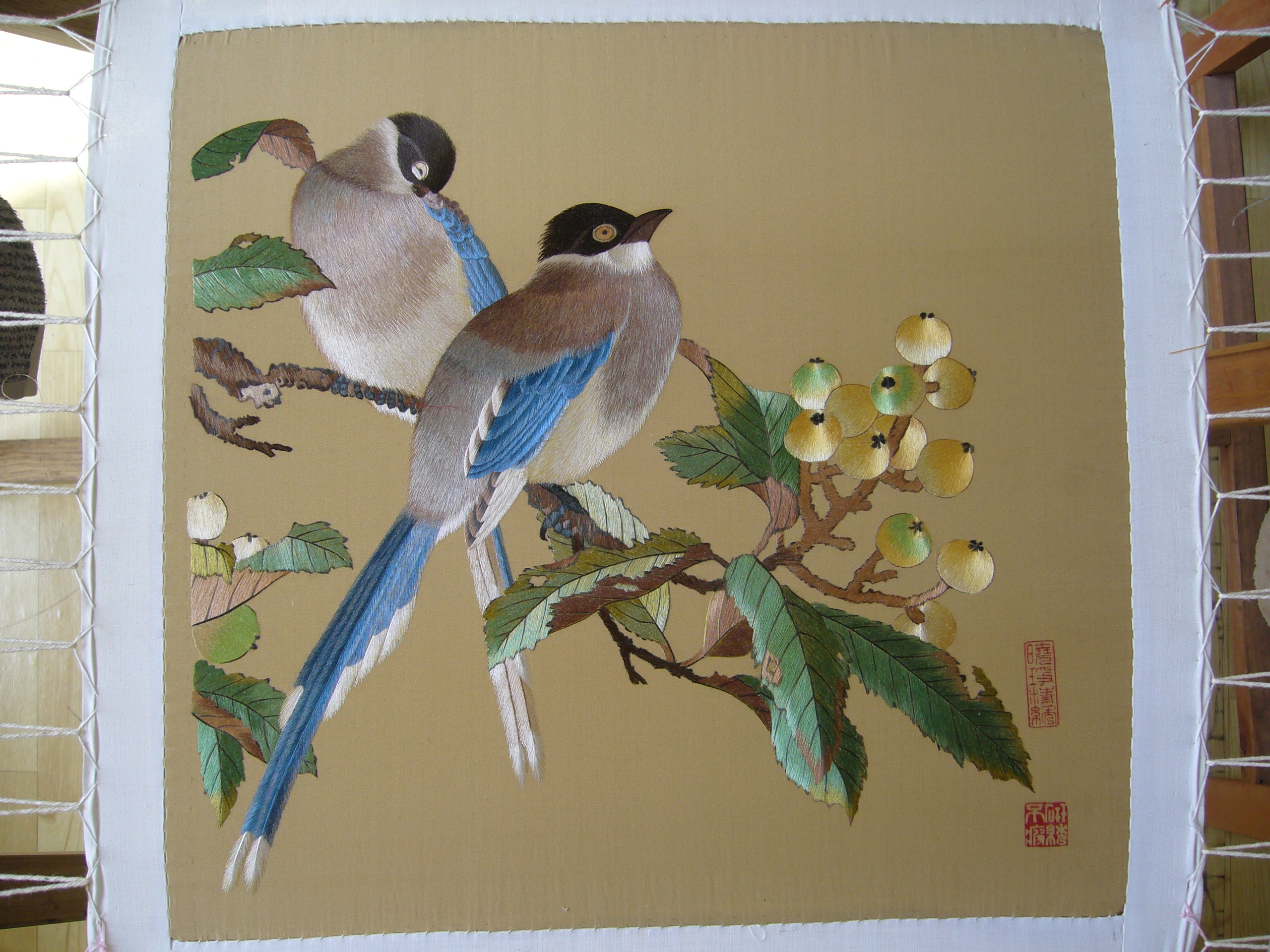 Shao Xiaocheng's contemporary Song-style embroidery Mountain Magpie and Loquat